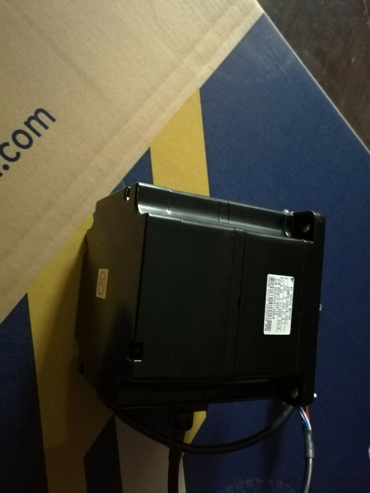 YASKAWA AC SERVO MOTOR SGMPH-08A1A-YR12