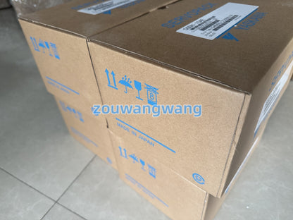 new In Box YASKAWA SGDH-10AE YASKAWA SGDH10AEServo Drive