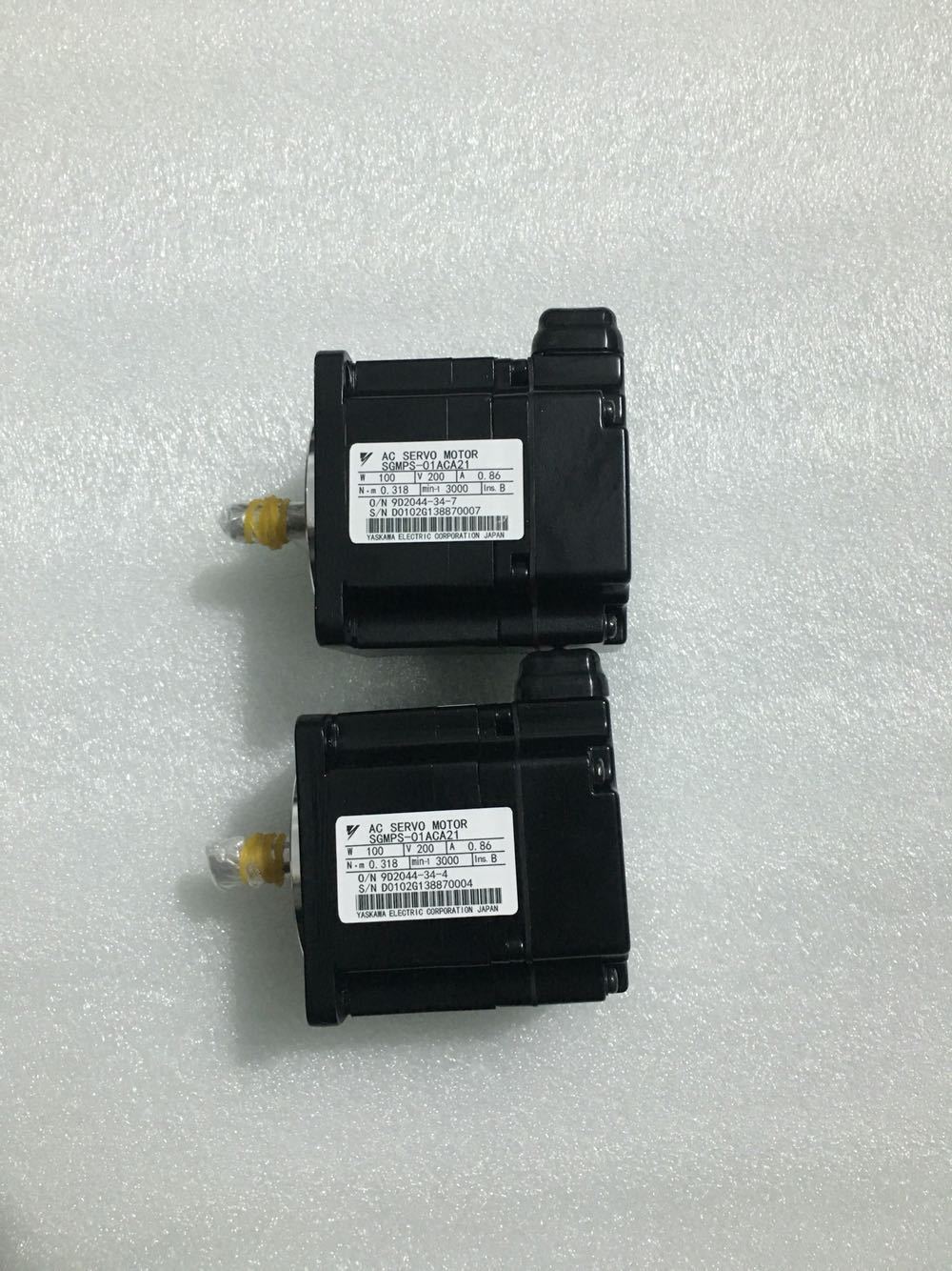 YASKAWA AC SERVO MOTOR SGMPS-01ACA21 - YASKAWA