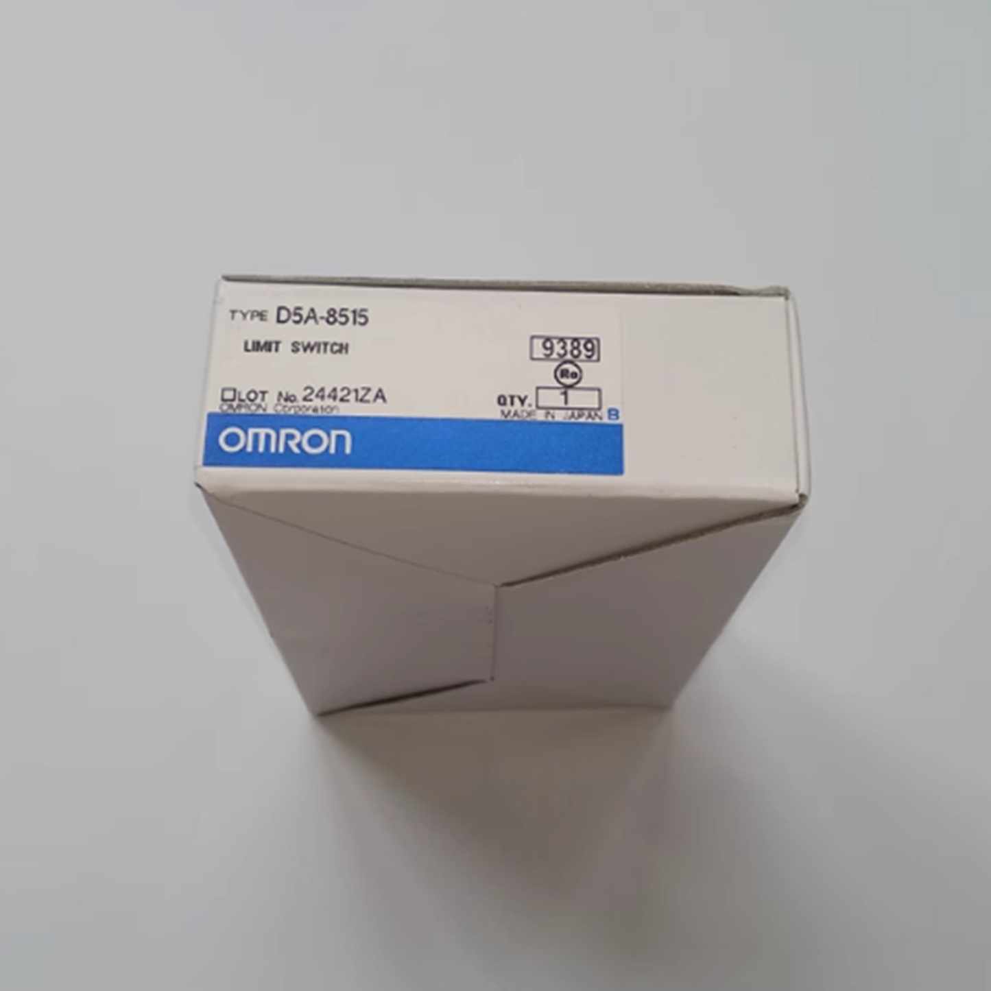 Omron Automation and Safety D5A-8515 Plunger Limit Type Cable Output PNP - OMRON