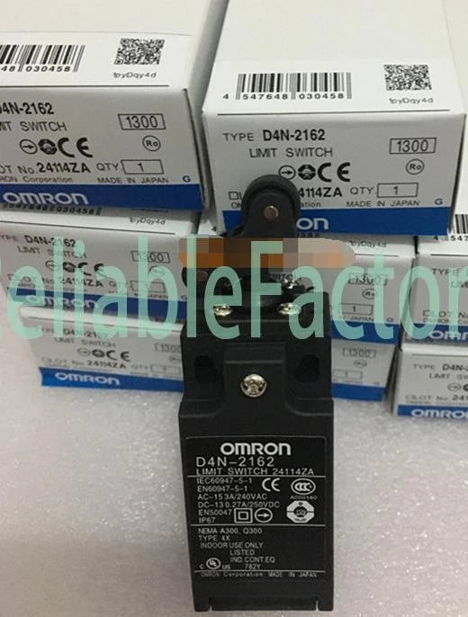 1PC Omron D4N-2162 D4N2162 Limit Switch In Box