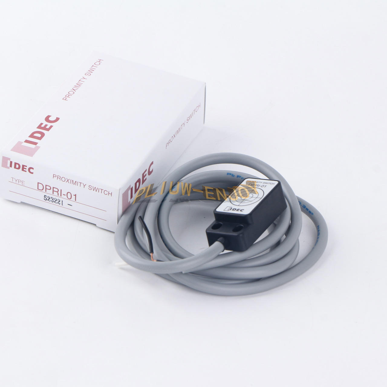 new ONE  IDEC proximity switch DPR1-01 DPRI-01