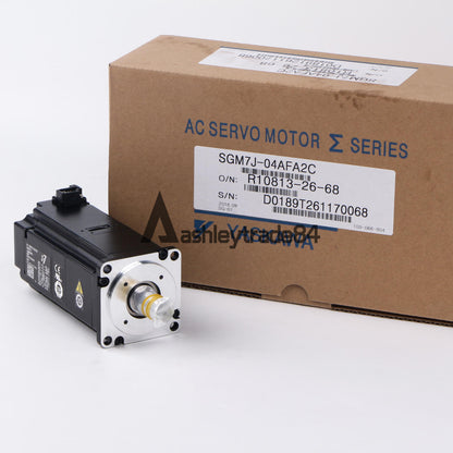 new ONE Yaskawa SERVO MOTOR SGM7J-04AFA2C