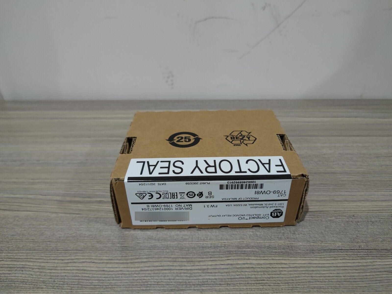 AB 1769-OW8I Compact 8 Port Output Module FW3.1 2022 New Factory Sealed - AB