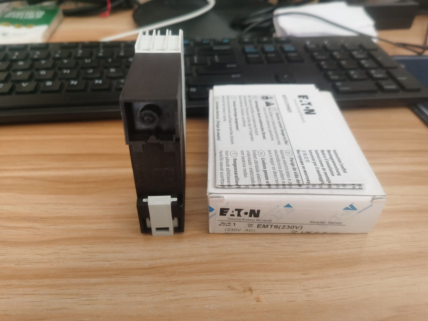 1PCS  Eaton Moeller EMT6 Relay 230VAC In Box