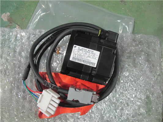 1PC YASKAWA SGMPS-01ACA-YA12 SERVO MOTOR SGMPS01ACAYA12