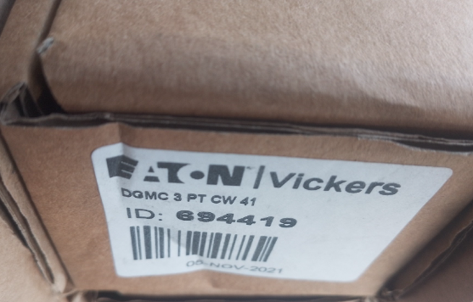 Eaton Vickers DGMC-3-PT-CW-41 Superposition Valve 694419 | Industrial Flow Control | High Performance | Precision Control | 3-Port | Customizable - EATON VICKERS