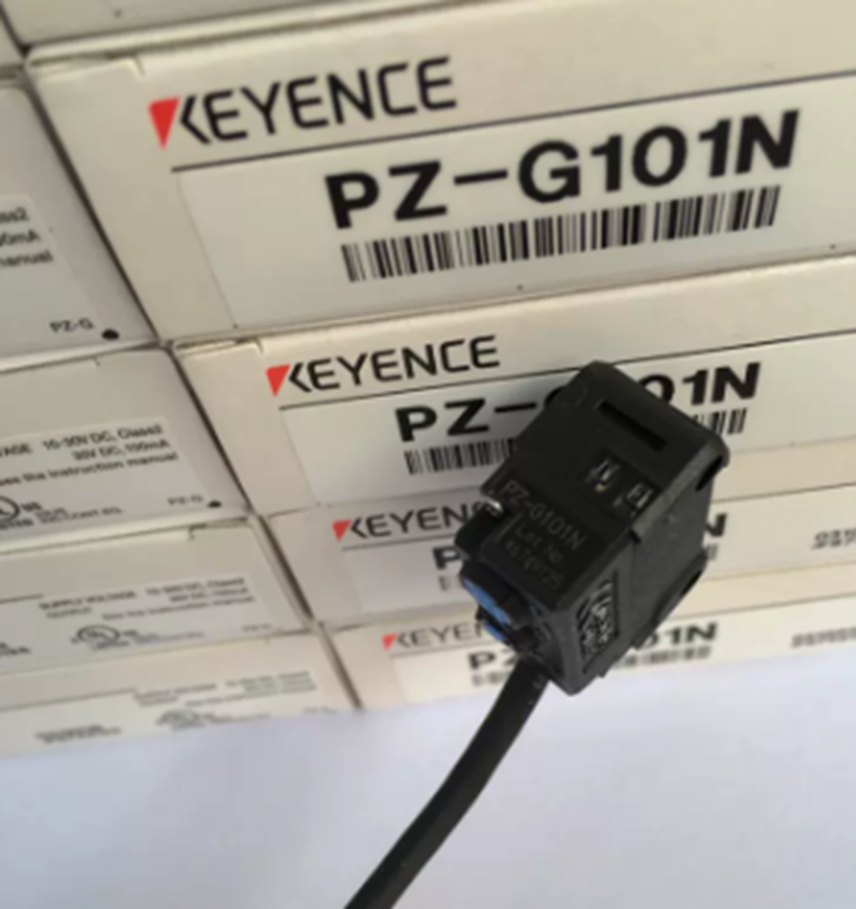 KEYENCE PZ-G101N NPN Photoelectric Sensors - KEYENCE