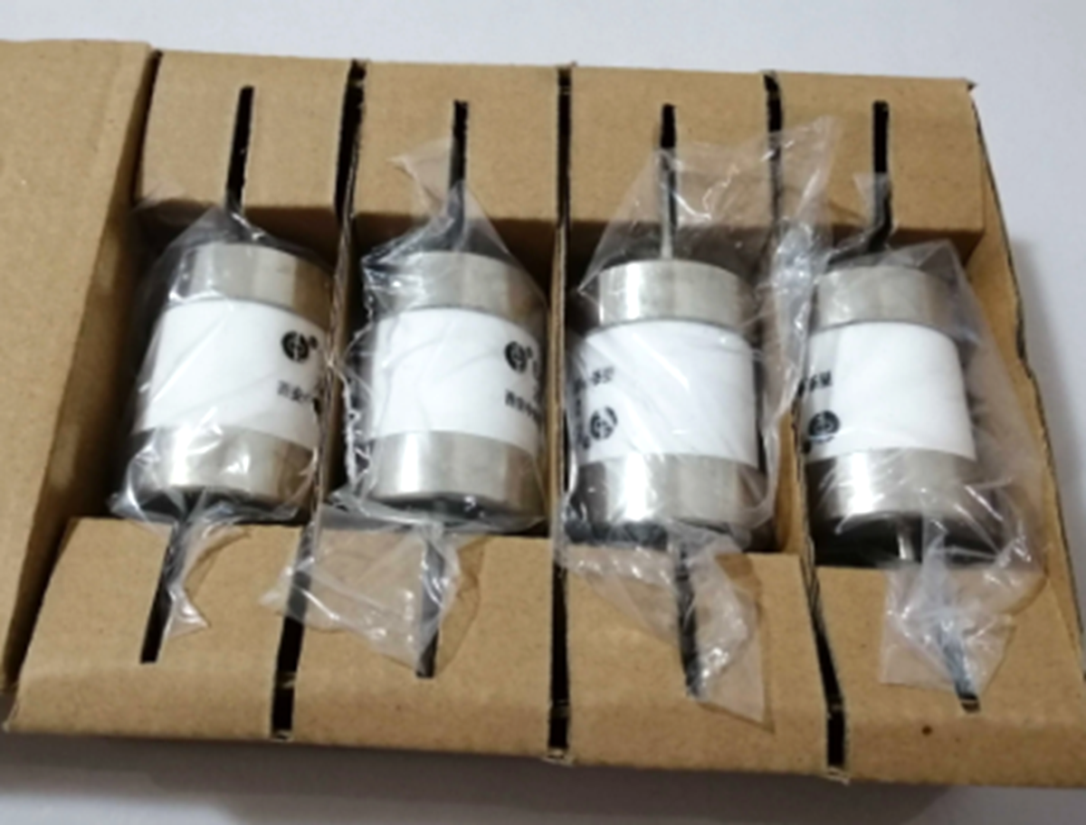 EV322-5NM200A 700VDC Fuse - ELECTRO-VIBE