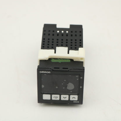 OMRON E5CS-R1KJX-520 Temperature Controller 1/16 DIN with Relay Output