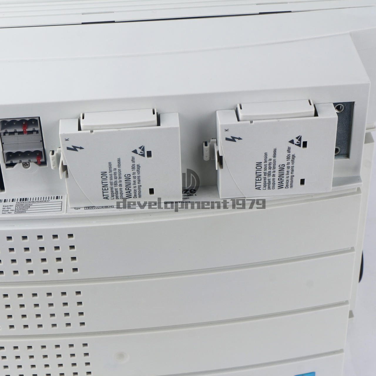 new ONE Lenze E82EV223K4B241 E82EV223-4B241 Frequency Inverter Converter - LENZE