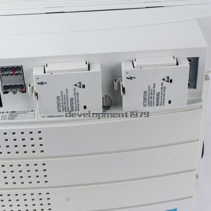 new ONE Lenze E82EV223K4B241 E82EV223-4B241 Frequency Inverter Converter - LENZE