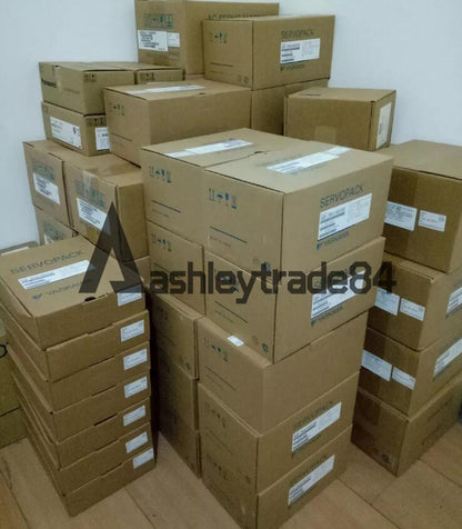 new 1PC Yaskawa servo motor SGM7A-15A7D61