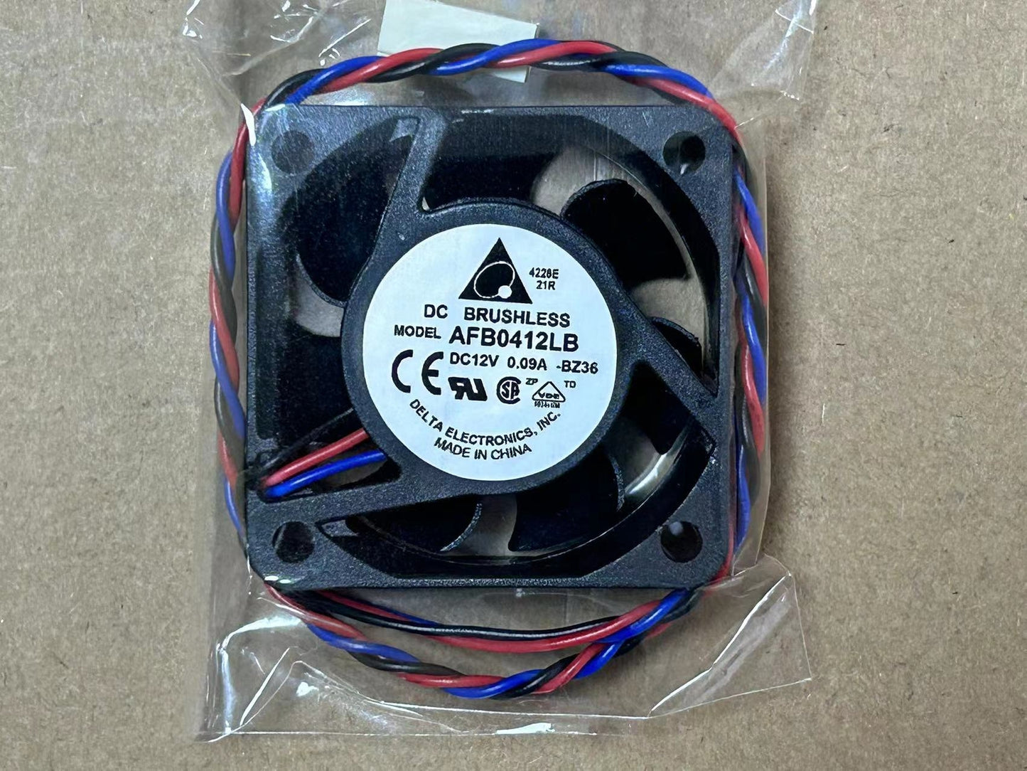 new 1pc DELTA AFB0412LB fan 4015 12V 0.09A 40*40*15MM 3pin