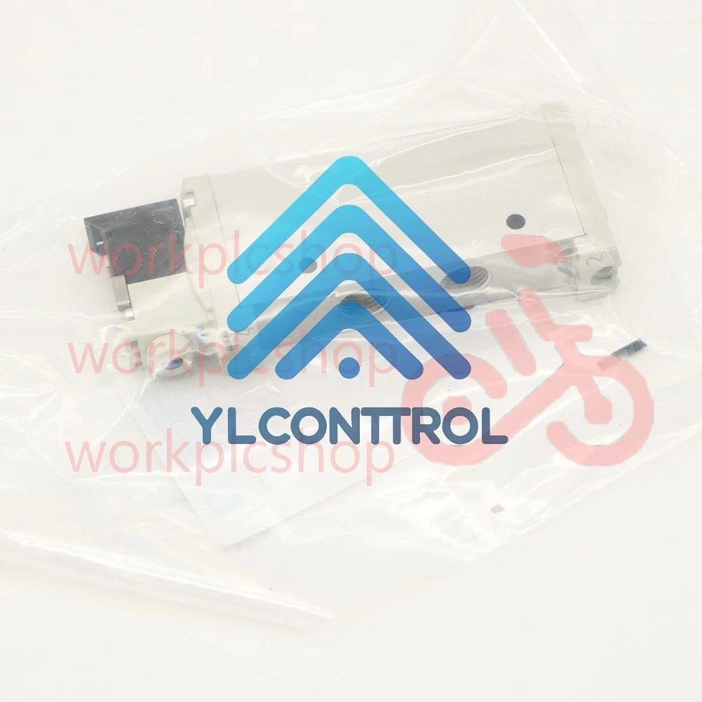 One FESTO VUVG-L14-M52-AT-G18-1P3 566499 Solenoid Valve