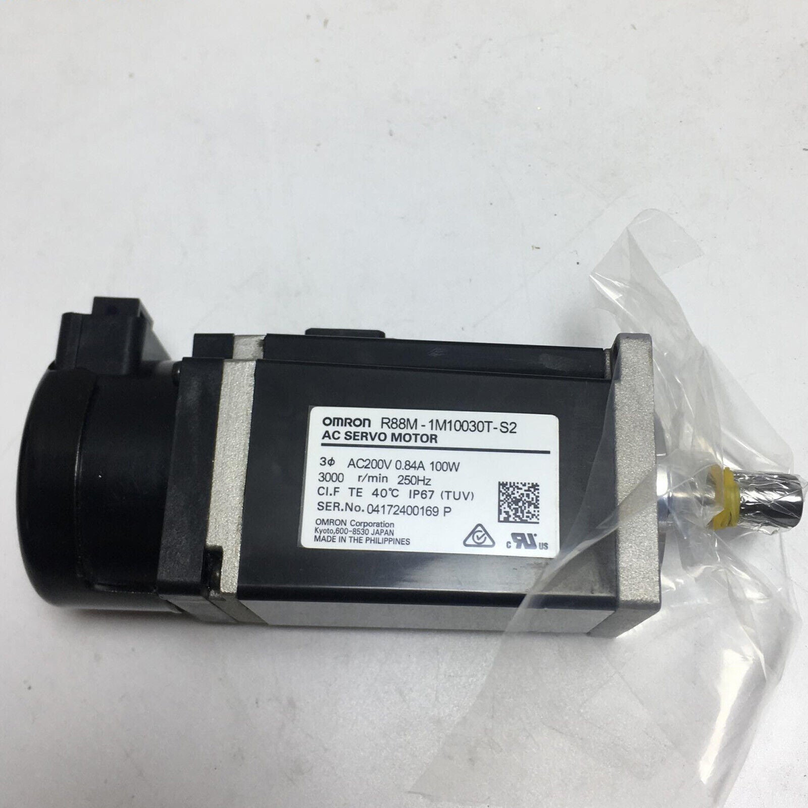 OMRON Servo Motor R88M-1M10030T-S2 Fast Ship - OMRON