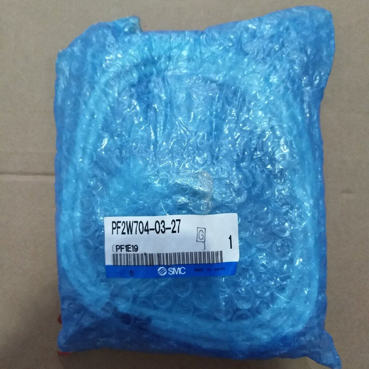 ONE SMC Digital Flow Switch PF2W704-03-27 - SMC