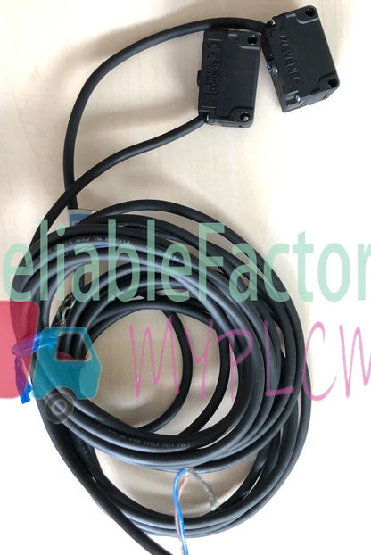 Keyence PZ-G52T Photoelectric Sensor PZG52T (1pcs)