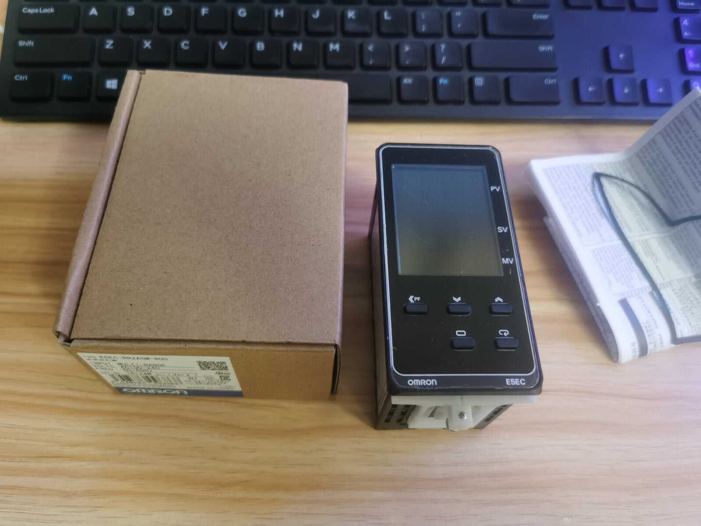 Digital Omron Temperature Controller E5EC-RR2ASM-800 100-240VAC  *TT