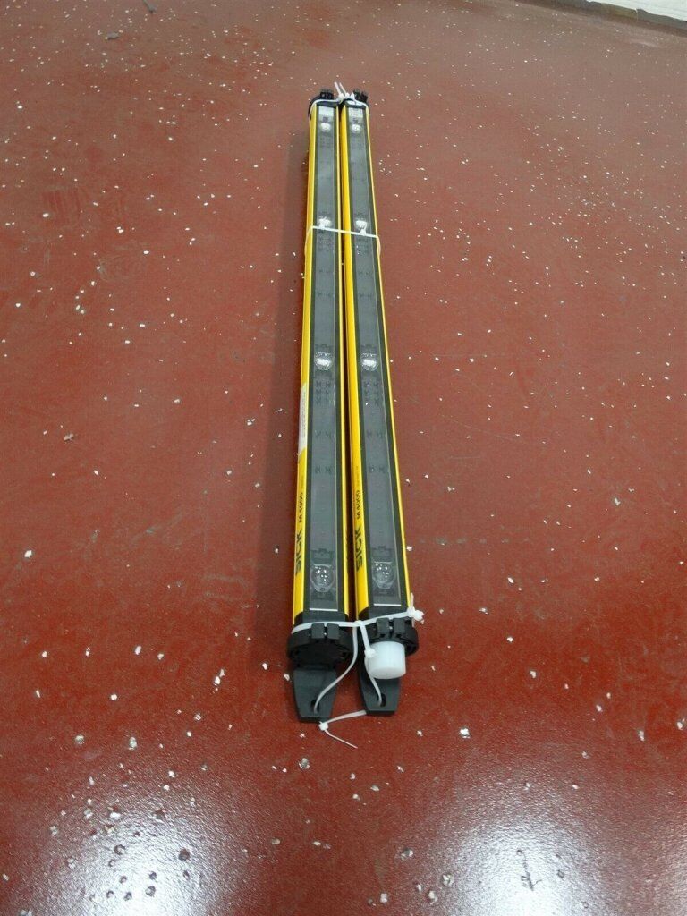 SICK M40Z-043020TT0 SENSOR 24 DC VOLTS (14879 - USED) - High-Performance Sensor Module for Industrial Applications - SICK