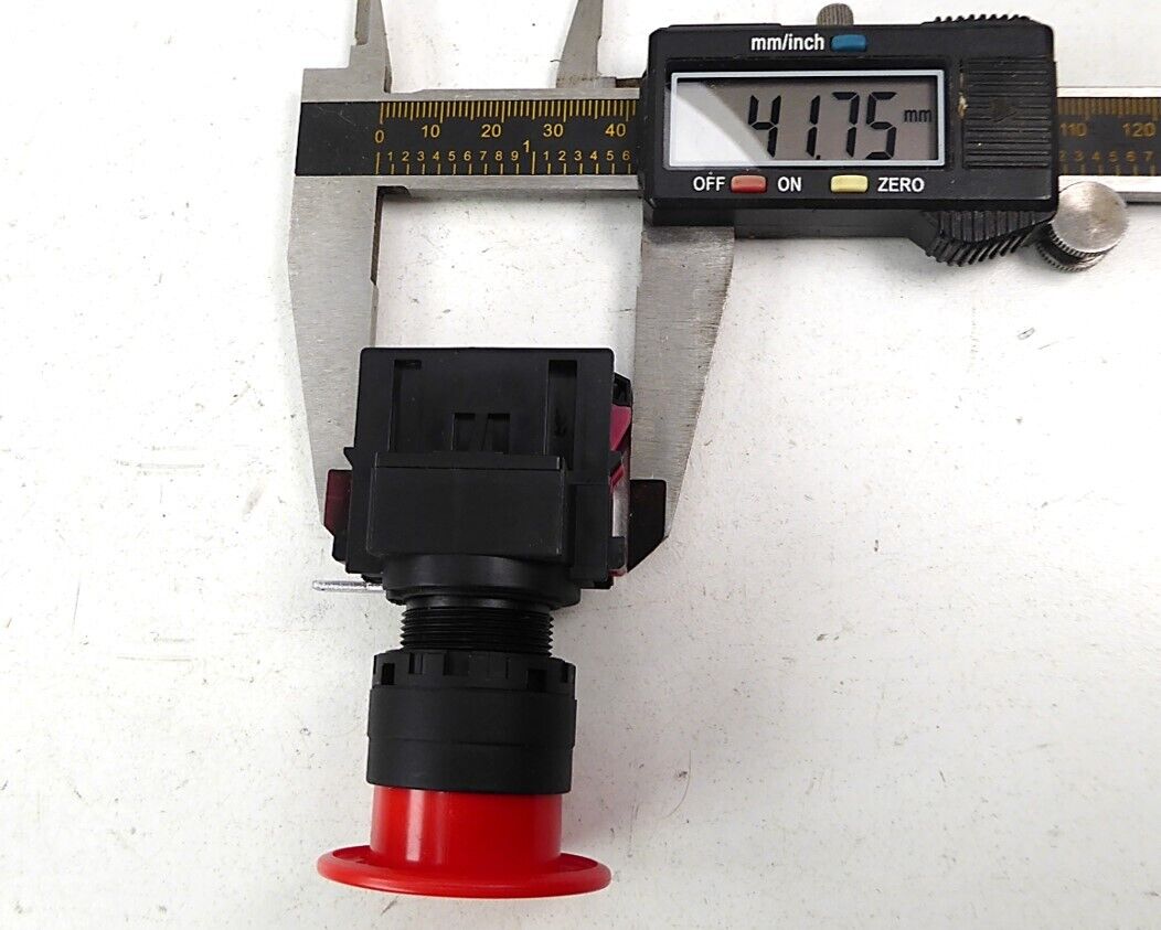 IDEC 1307602-001 Red Push-Pull Switch - IDEC