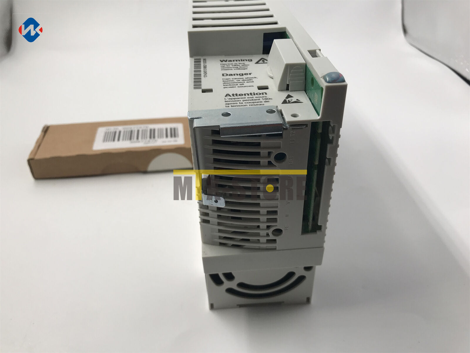 new 1pcs ones For LENZE Frequency Inverter E82EV222K4C200 E82EV222K4 C200 - LENZE