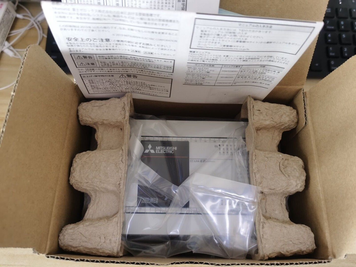 1PCS Mitsubishi FX5UJ-40MT/ES FX5UJ40MTES In Box