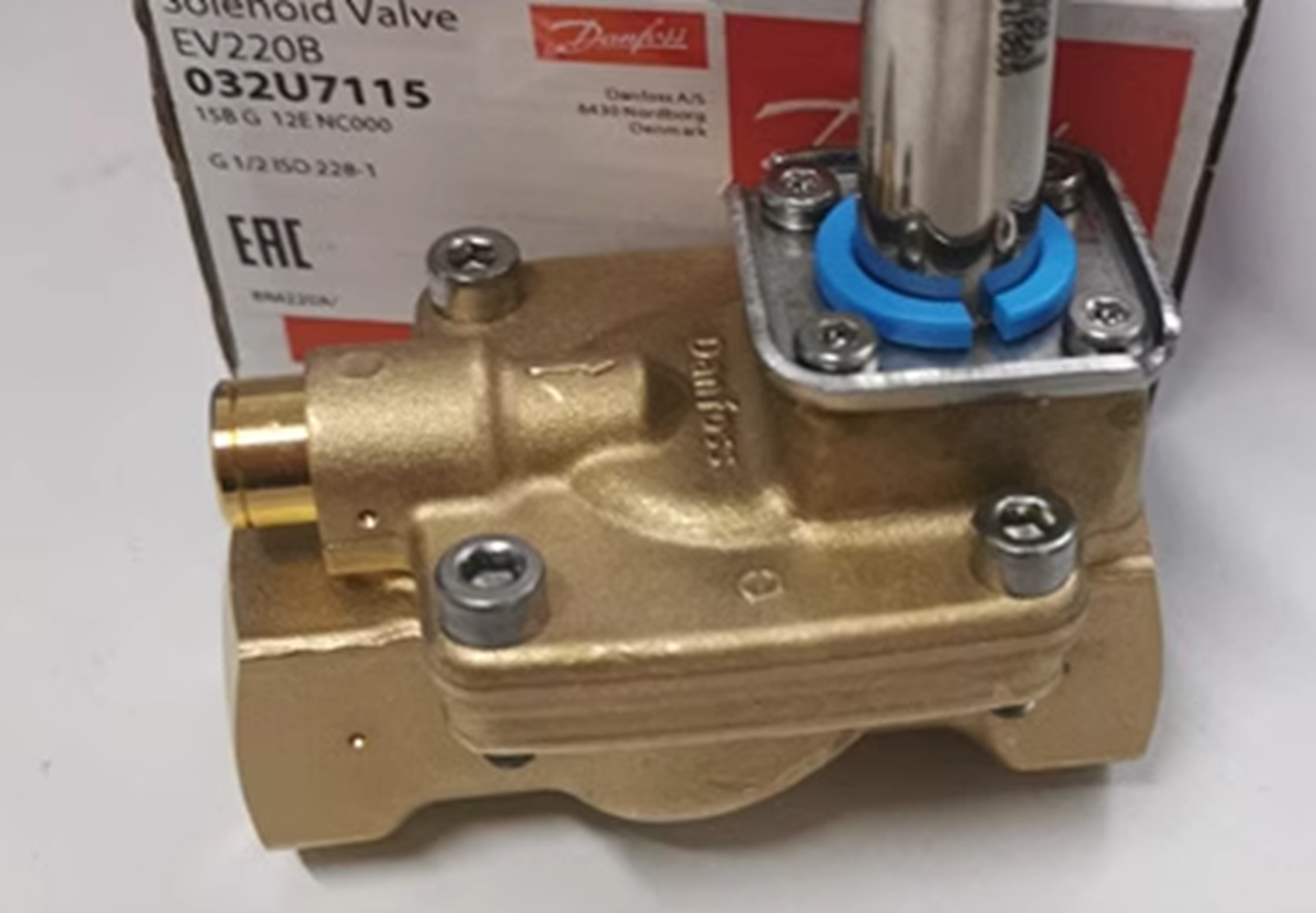 new  DANFOSS 032U7115 Solenoid Valve DANFOSS