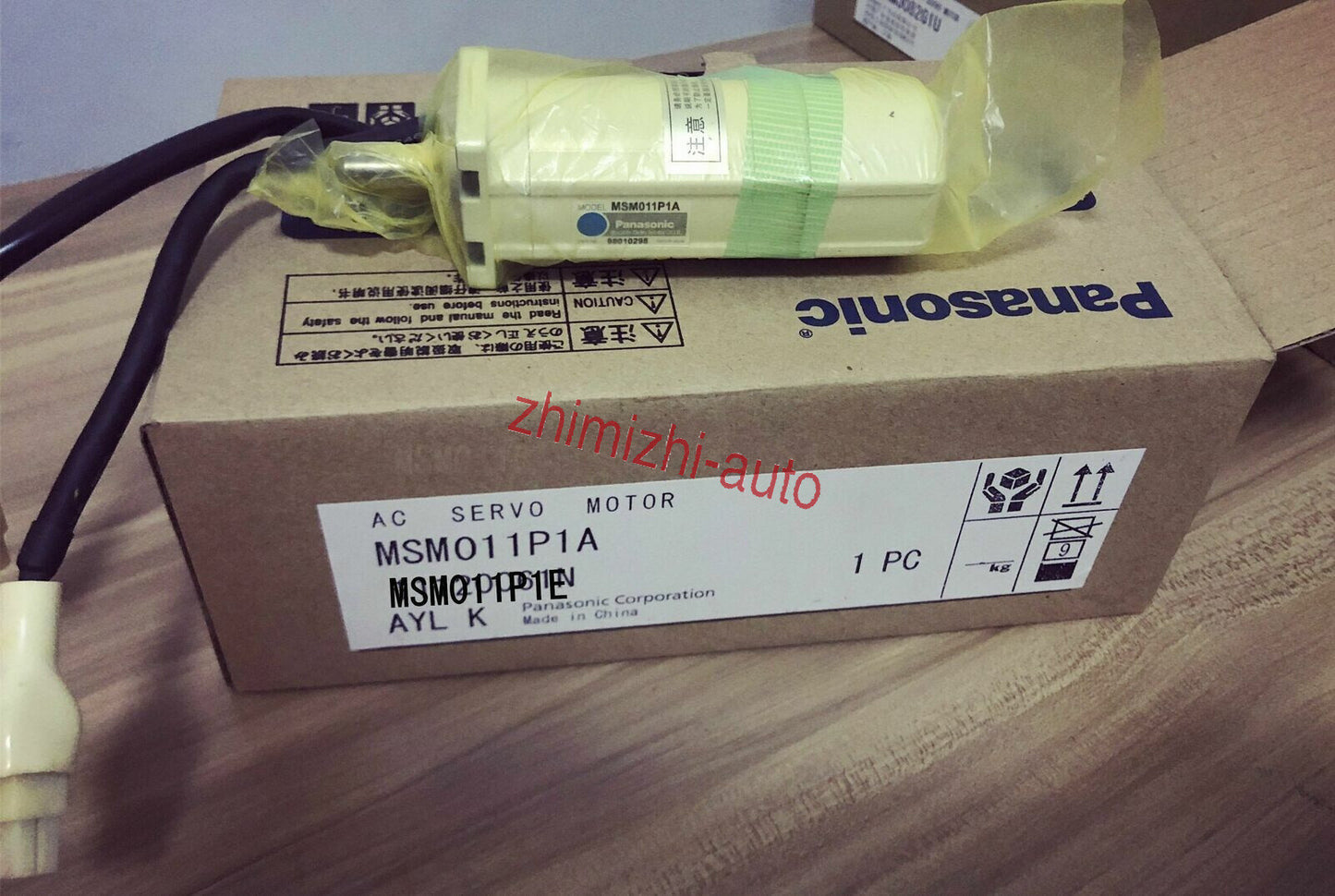 new 1PC Panasonic MSM 011P1A Servo Motor In Box ping