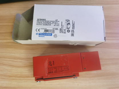 1PC  Schneider XCSA502 XCS-A502 Safety Limit Switch  Free Ship