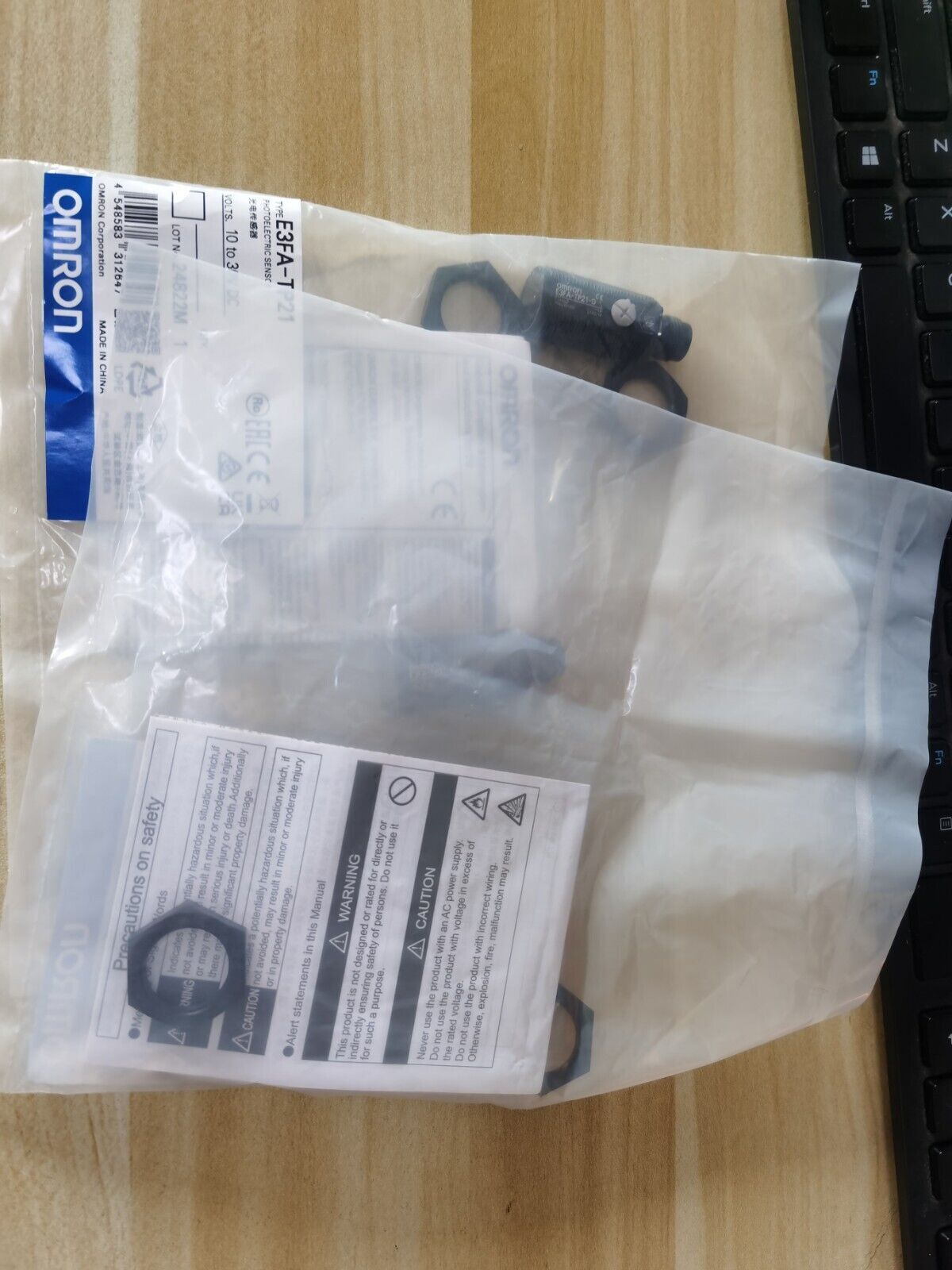 new OMRON Single-Turn M12 E3FA-TP21 Photoelectric Switch Sensor Through-Beam - OMRON