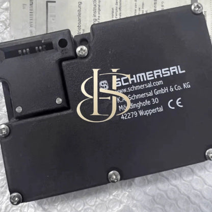 1PCS Schmersal AZM 161SK-12/12rk-024 Safety Interlock Switch