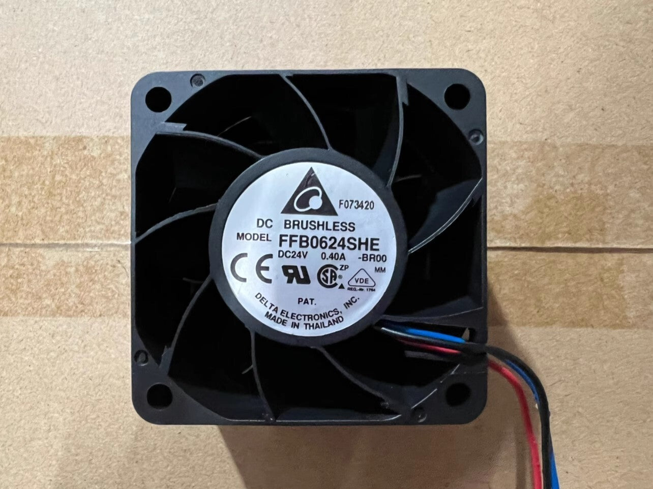 Delta FFB0624SHE -BROO 6038 DC24V 0.40A 6CM 3-Wire Silent Cooling Fan