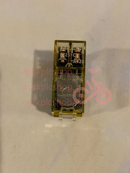 10PCS/BOX IDEC RJ2S-CL-A120 / RJ2SCLA120 Old Stock