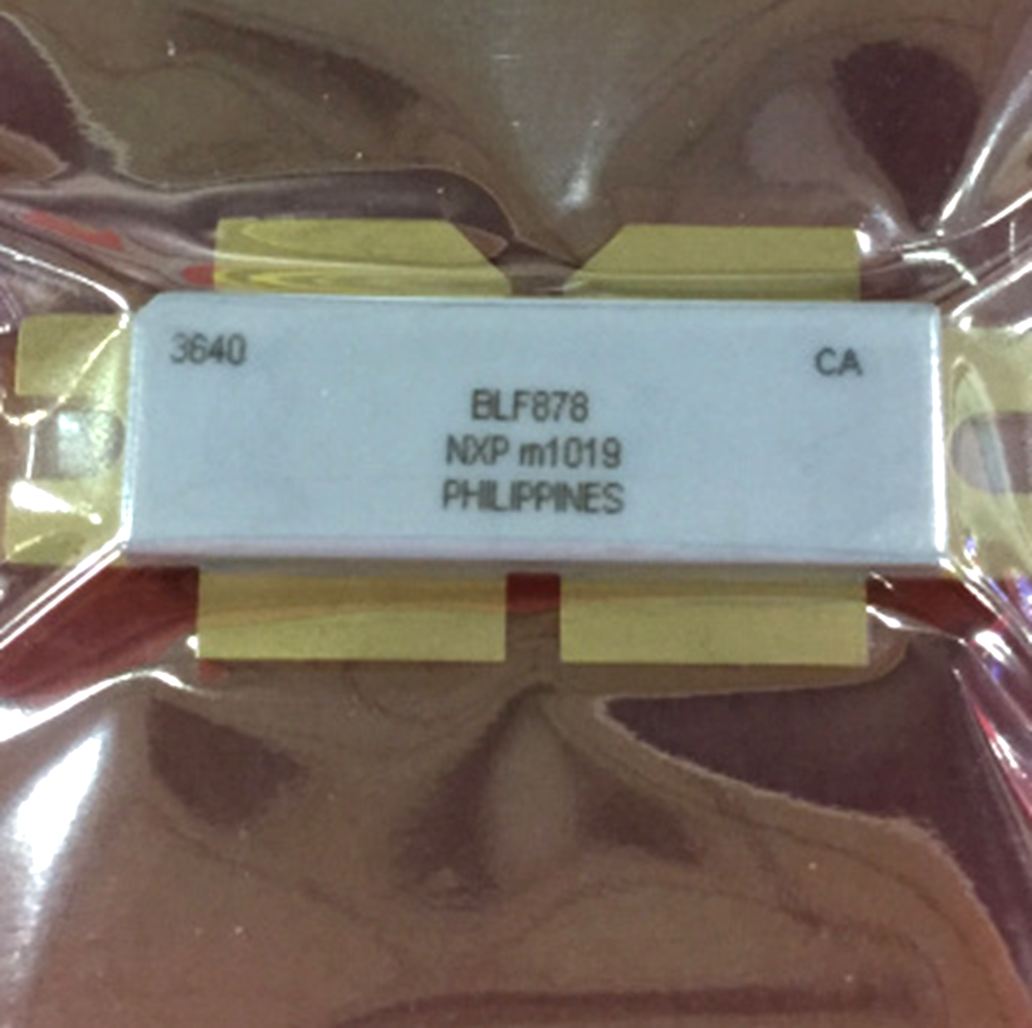 new NXP BLF878 UHF Power Transistor 300W 40V 1.4A with high efficiency and reliability for high power applications - NXP SEMICONDUCTORS