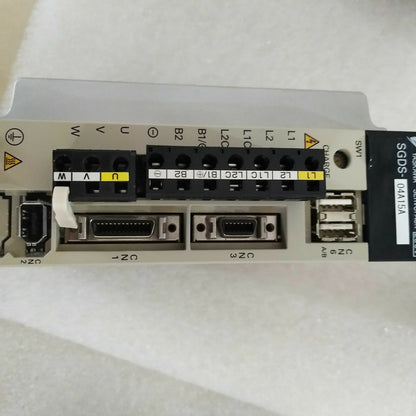 1PC YASKAWA AC SERVO DRIVER SGDS-04A15A SGDS04A15A