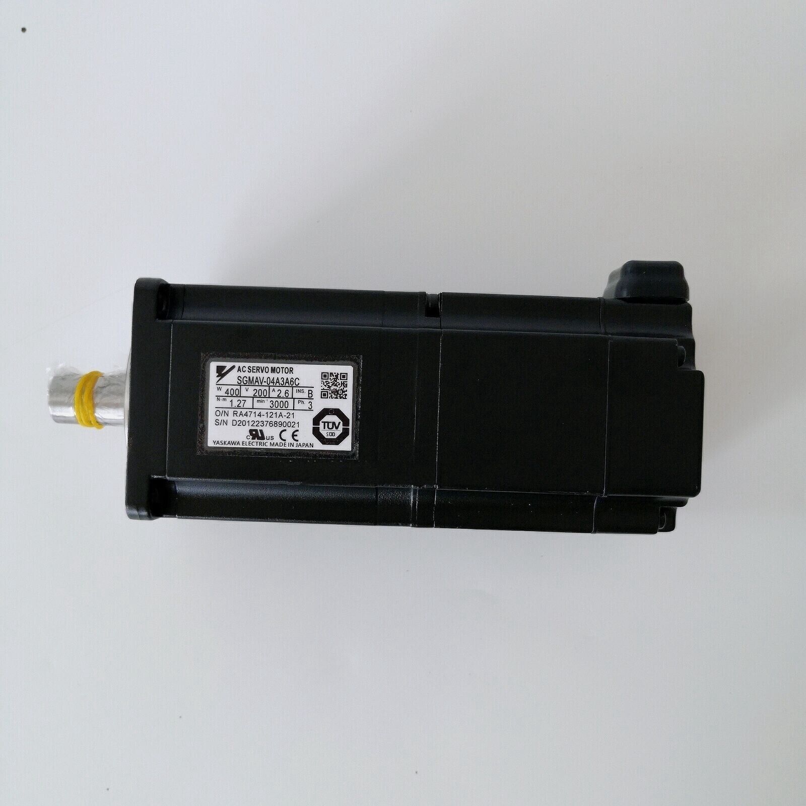 YASKAWA SGMAV-04A3A6C Servo Motor with 240VAC 35W 50Hz 2400 RPM Performance - YASKAWA