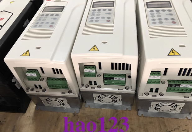 new ACS800-01-0005-3+P901 ABB Inverter in box By or - ABB