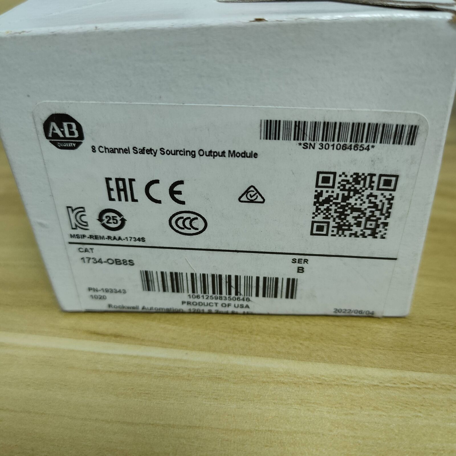 Allen-Bradley 1734-OB8S Point 8 Point Safety Output Module Safety Sourcing - ALLEN-BRADLEY