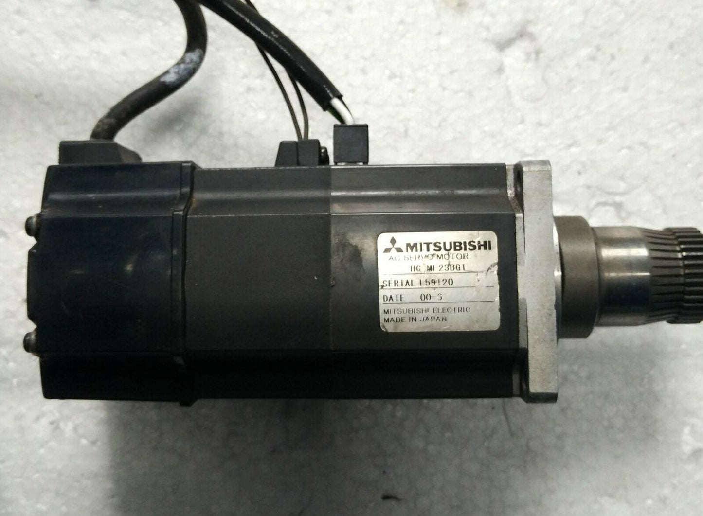 used ONE Mitsubishi HC-MF23BG1 servo motor - MITSUBISHI