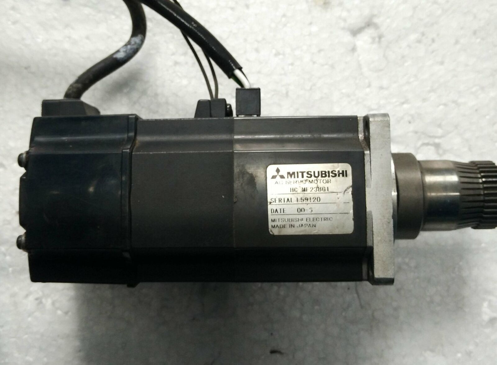 used ONE Mitsubishi HC-MF23BG1 servo motor - MITSUBISHI