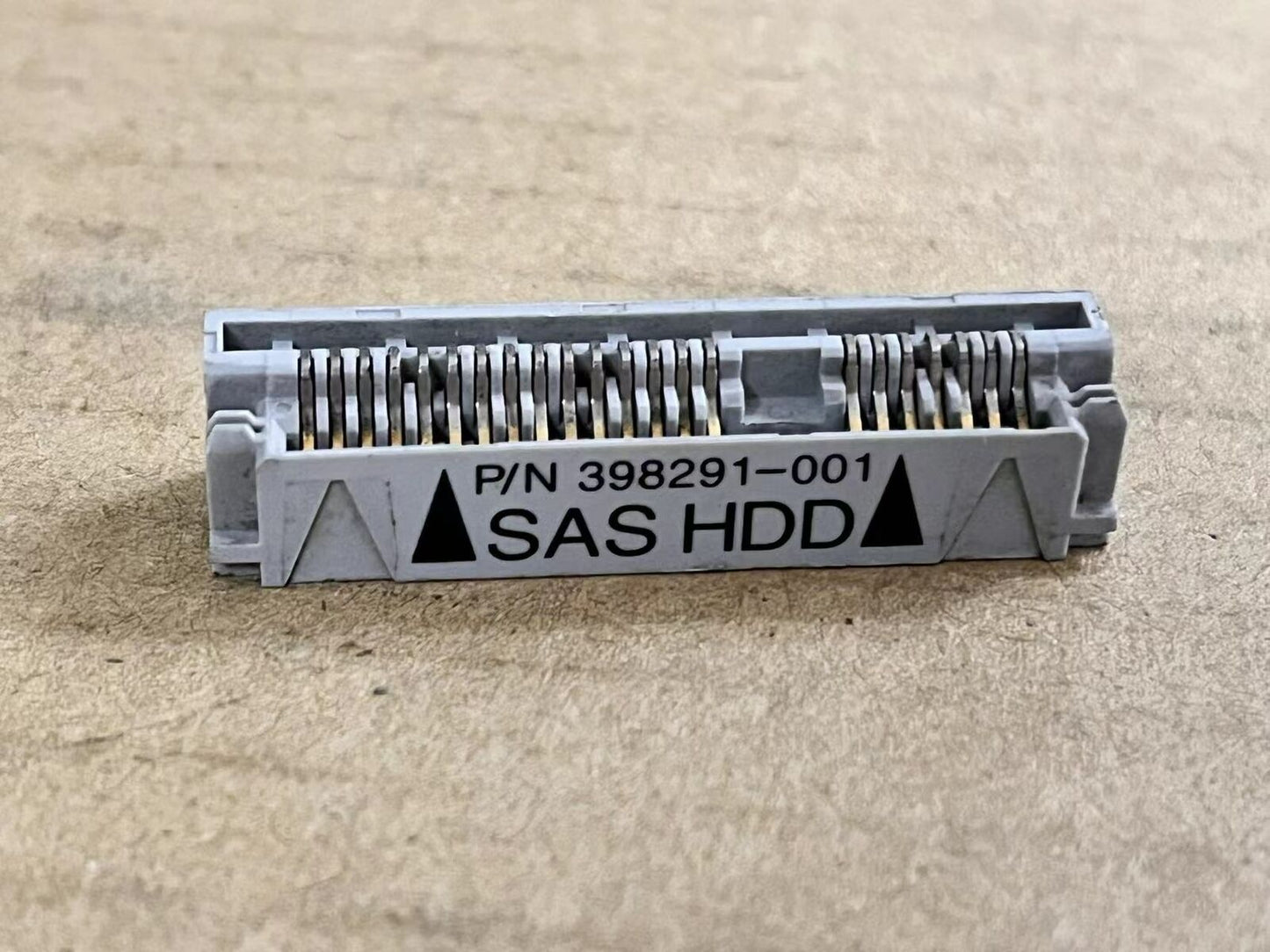 new HP Hard Drive SAS To SATA Adapter Connector 398291-001