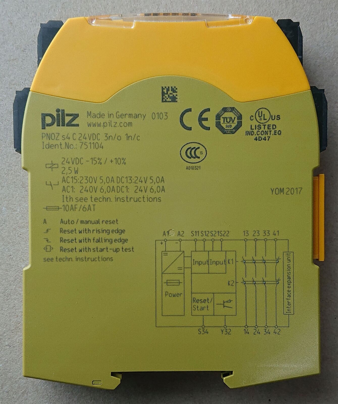 used Pilz PNOZ s4 751104 24V 3NO 1NC I1MG 2784