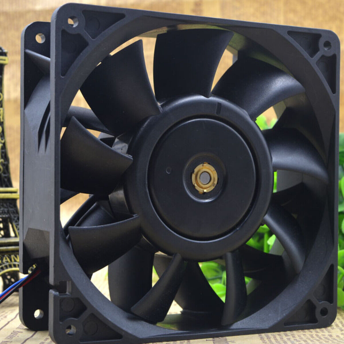Delta FFB1424VHG 24V 1.37A Industrial Fan with High Air Flow - DELTA
