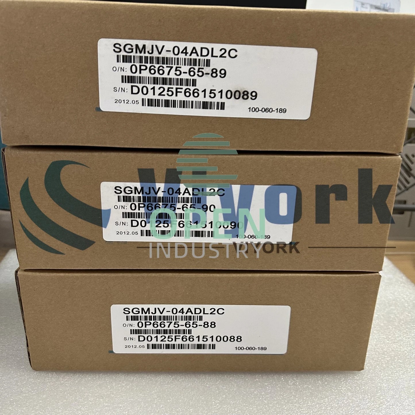 1PCS Yaskawa SGMJV-04ADL2C AC SERVO MOTOR