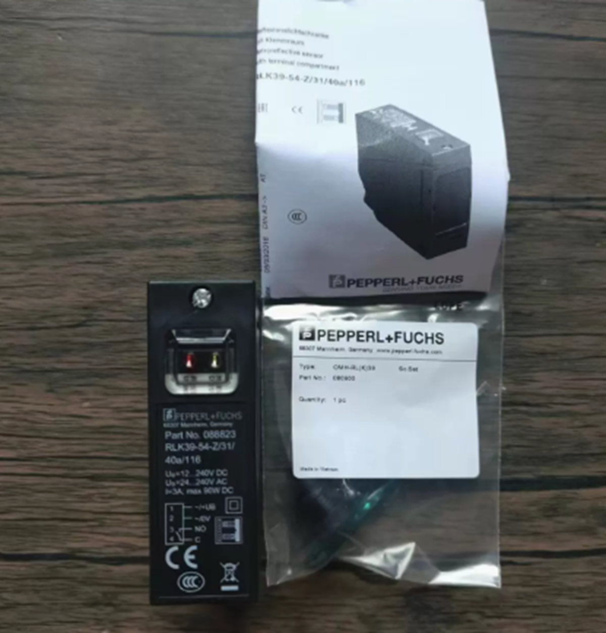 PEPPERL + FUCHS RLK39-54-Z/31/40a/116 Photoelectric Switch Sensor - PEPPERL + FUCHS
