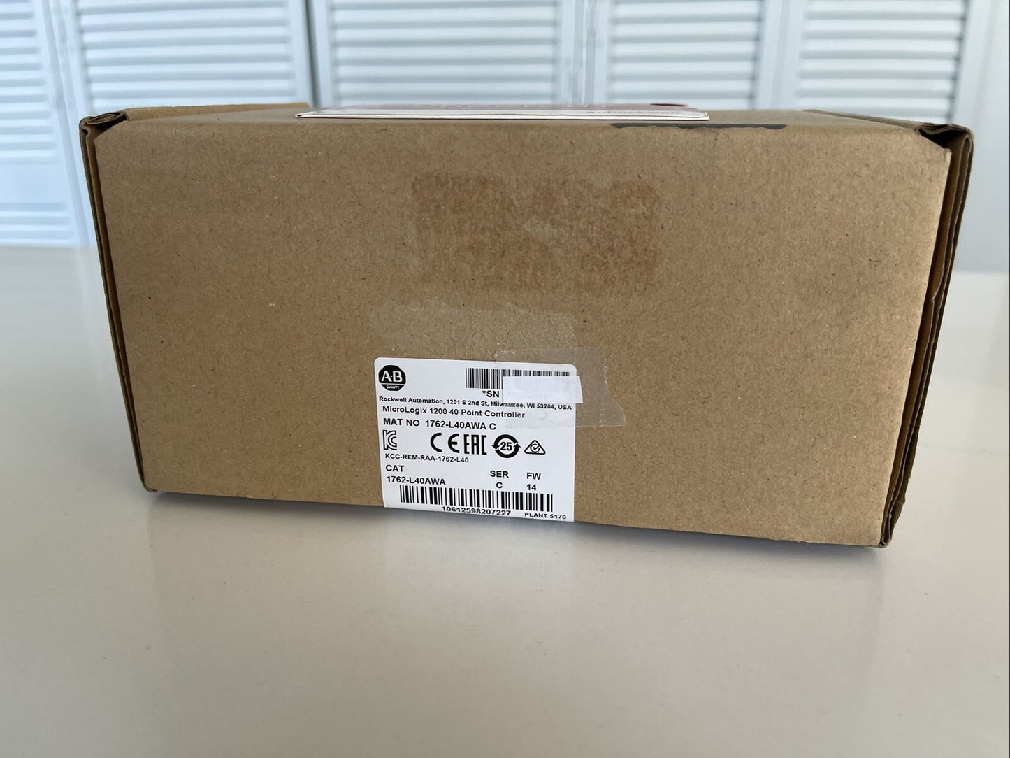 1762-L40AWA MicroLogix Controller 40 Point - SEALED ALLEN BRADLEY