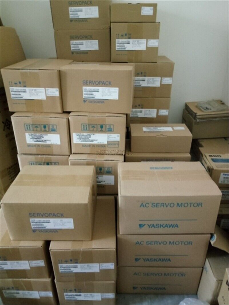 1Pc Yaskawa Servo Motor SGMAV-A5ADA61 In Box - YASKAWA
