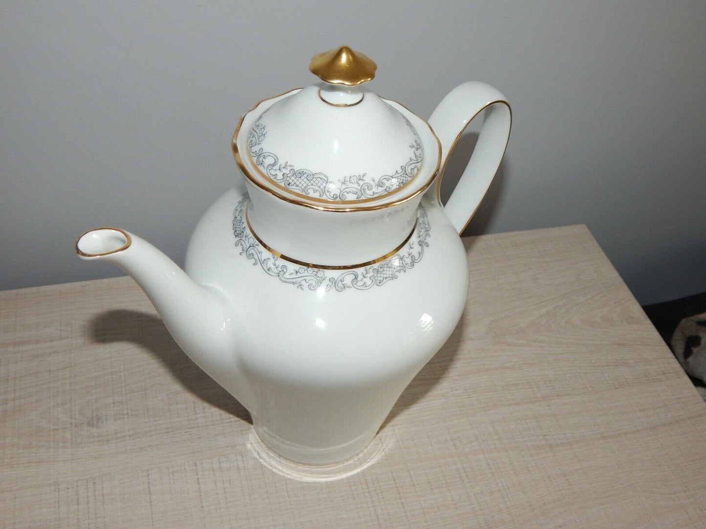 used Porcelain Coffee Pot Sugar Bowl - HUTSCHENREUTHER