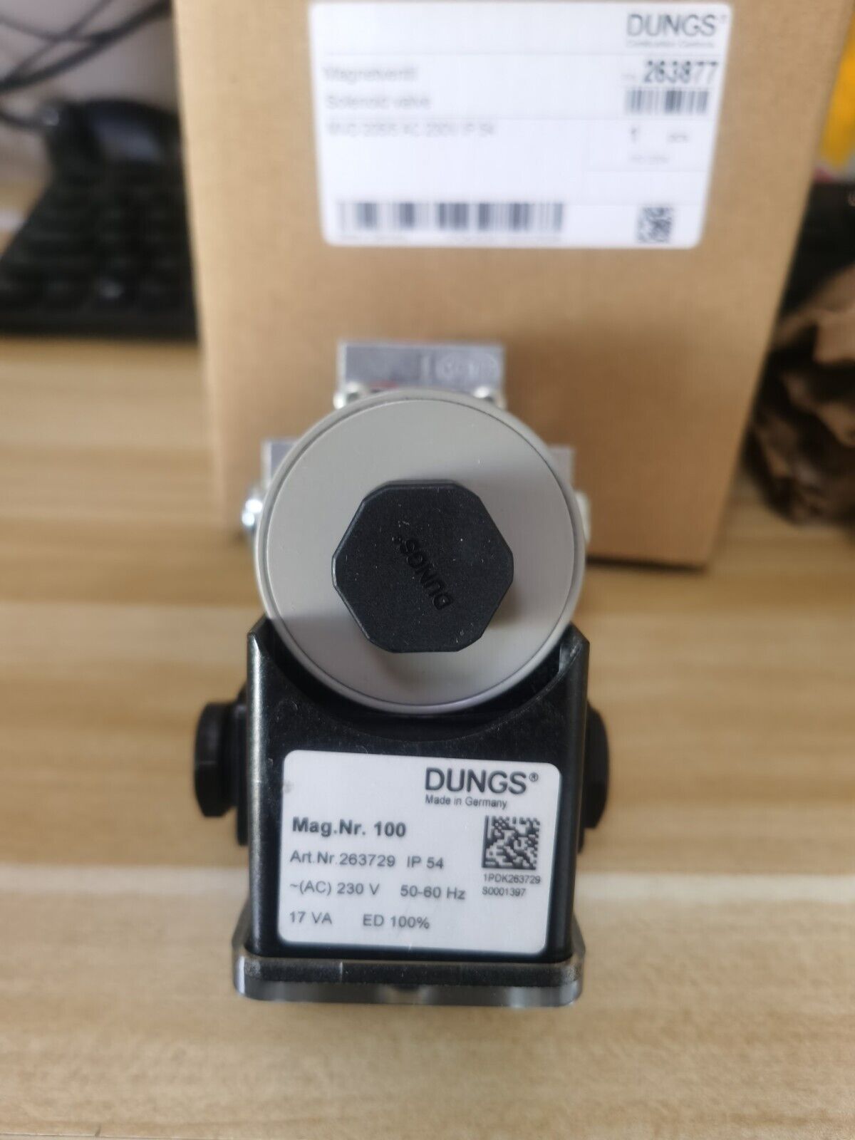 new 1PC  Dungs MVD205/5 MVD2055 AC230V IP54 Solenoid Valve